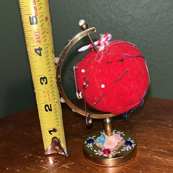 Vintage 1950s to 1960s Red Velvet/Brass Metal Pincushion World/Globe Shaped - Picture 6 of 7